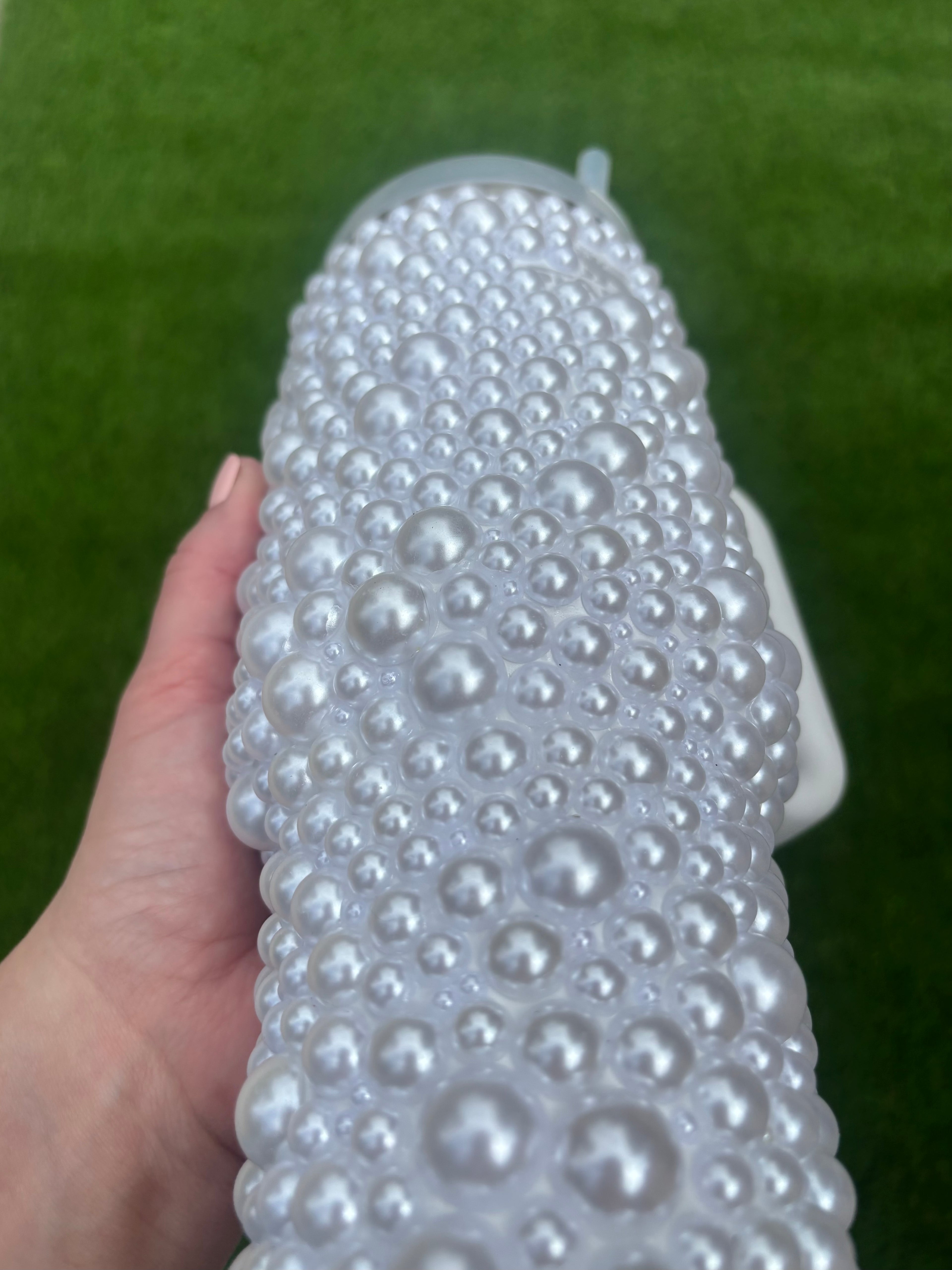 White pearl Stanley quencher, all white pearl tumbler. 40oz