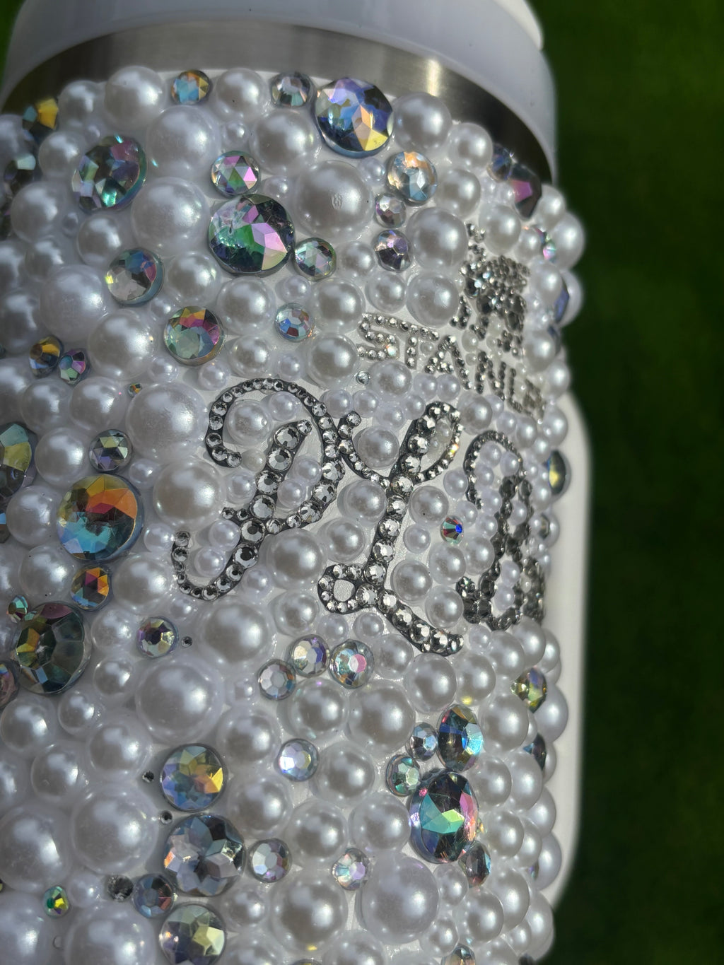 Personalized Stanley with white pearl and crystals. 40oz