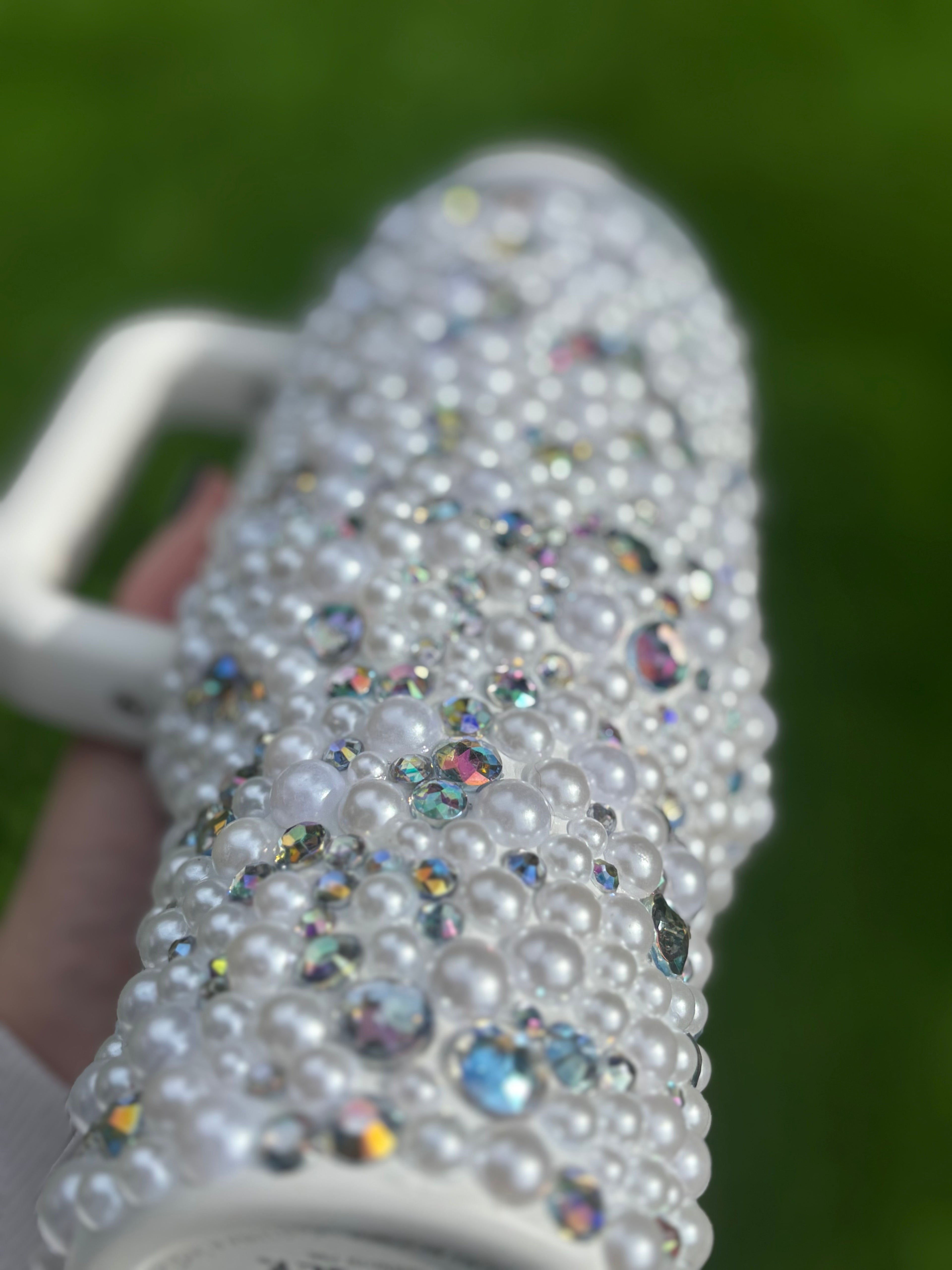 Personalized Stanley with white pearl and crystals. 40oz