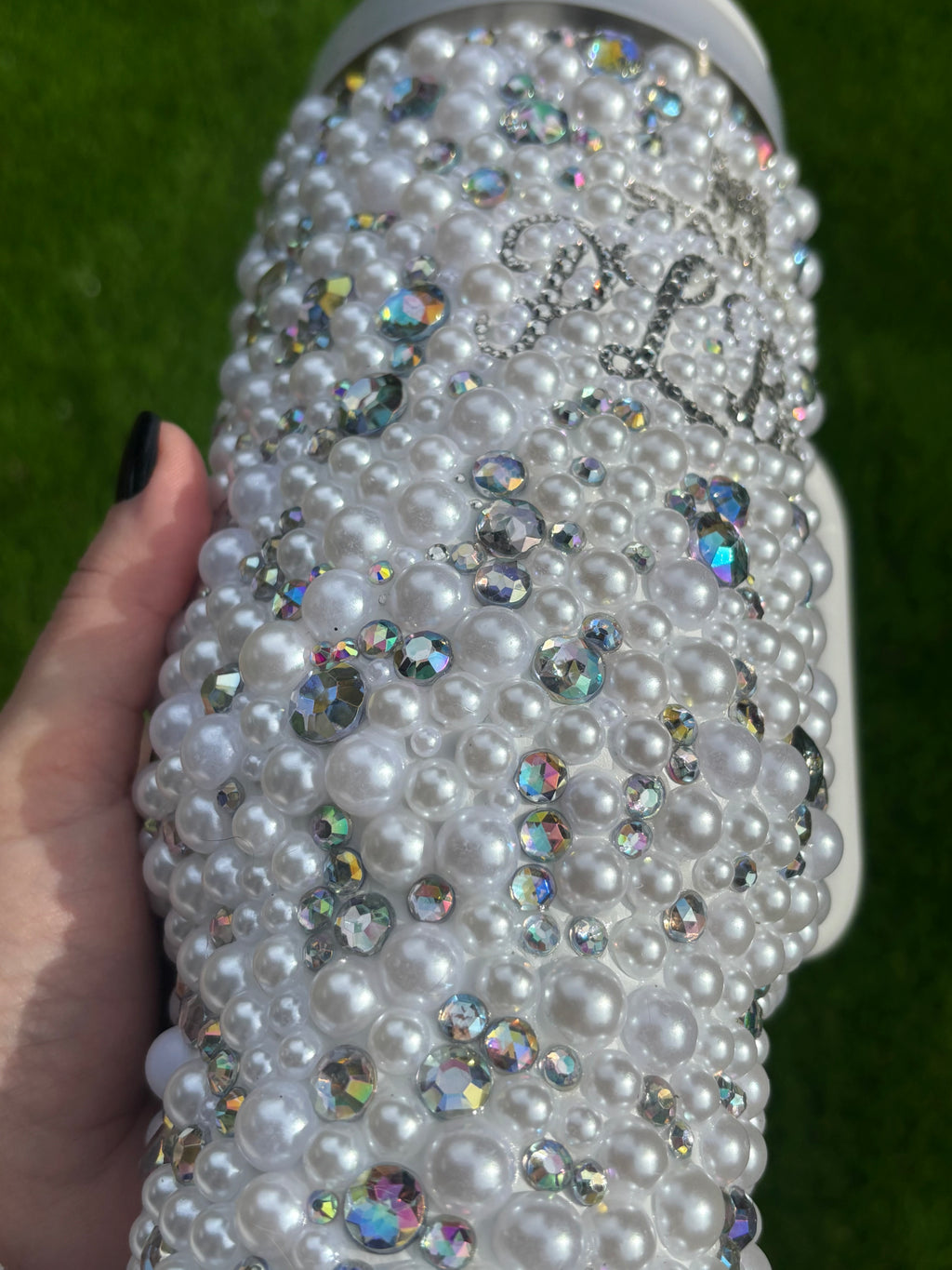 Personalized Stanley with white pearl and crystals. 40oz