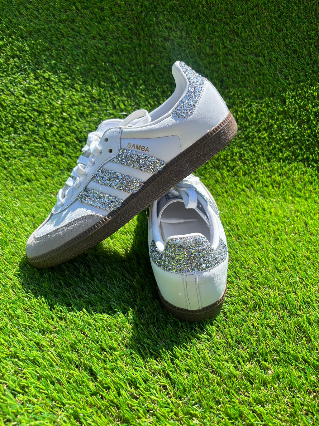 Silver glitter Adidas samba OG sneakers.
