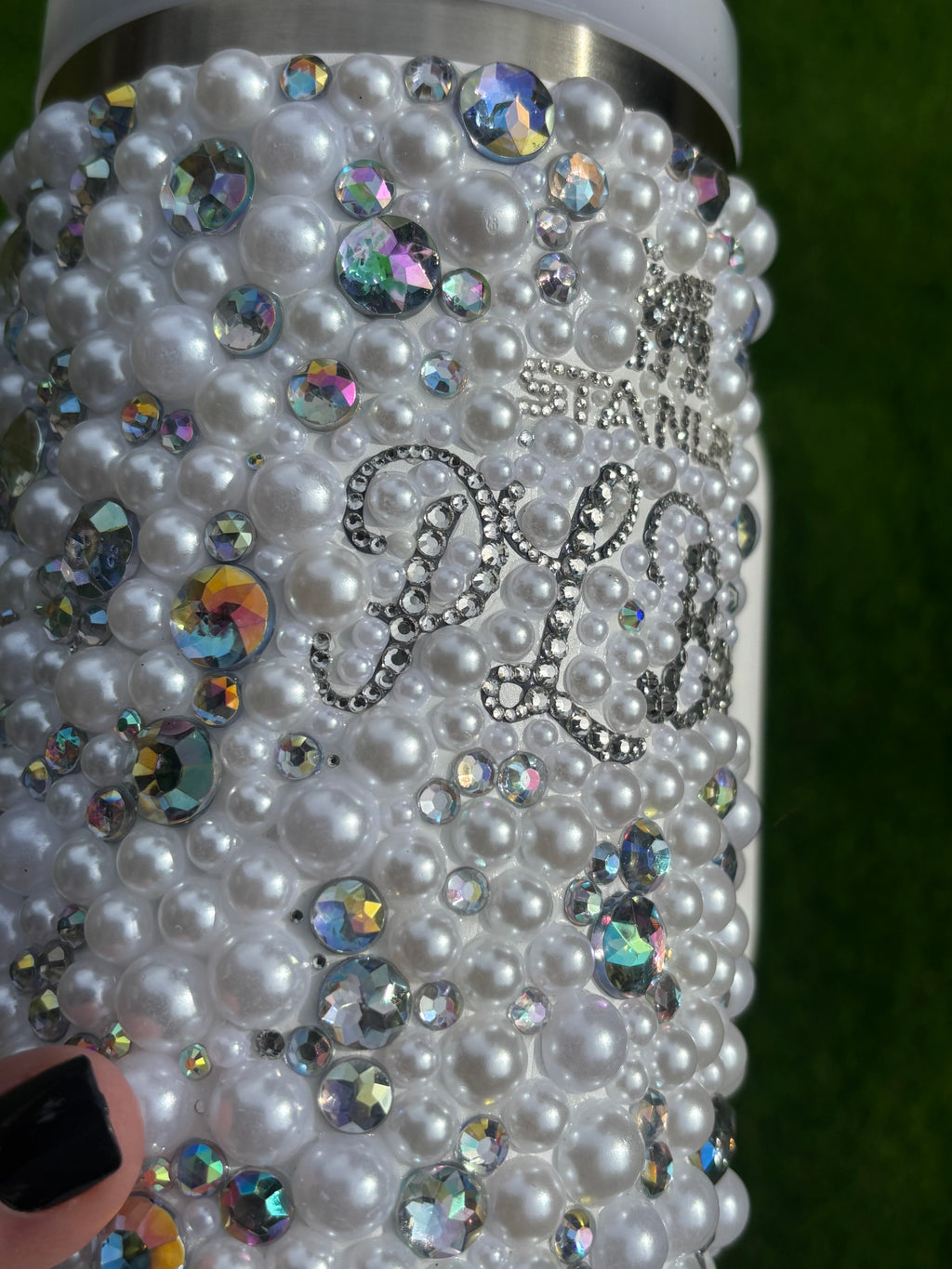Personalized Stanley with white pearl and crystals. 40oz
