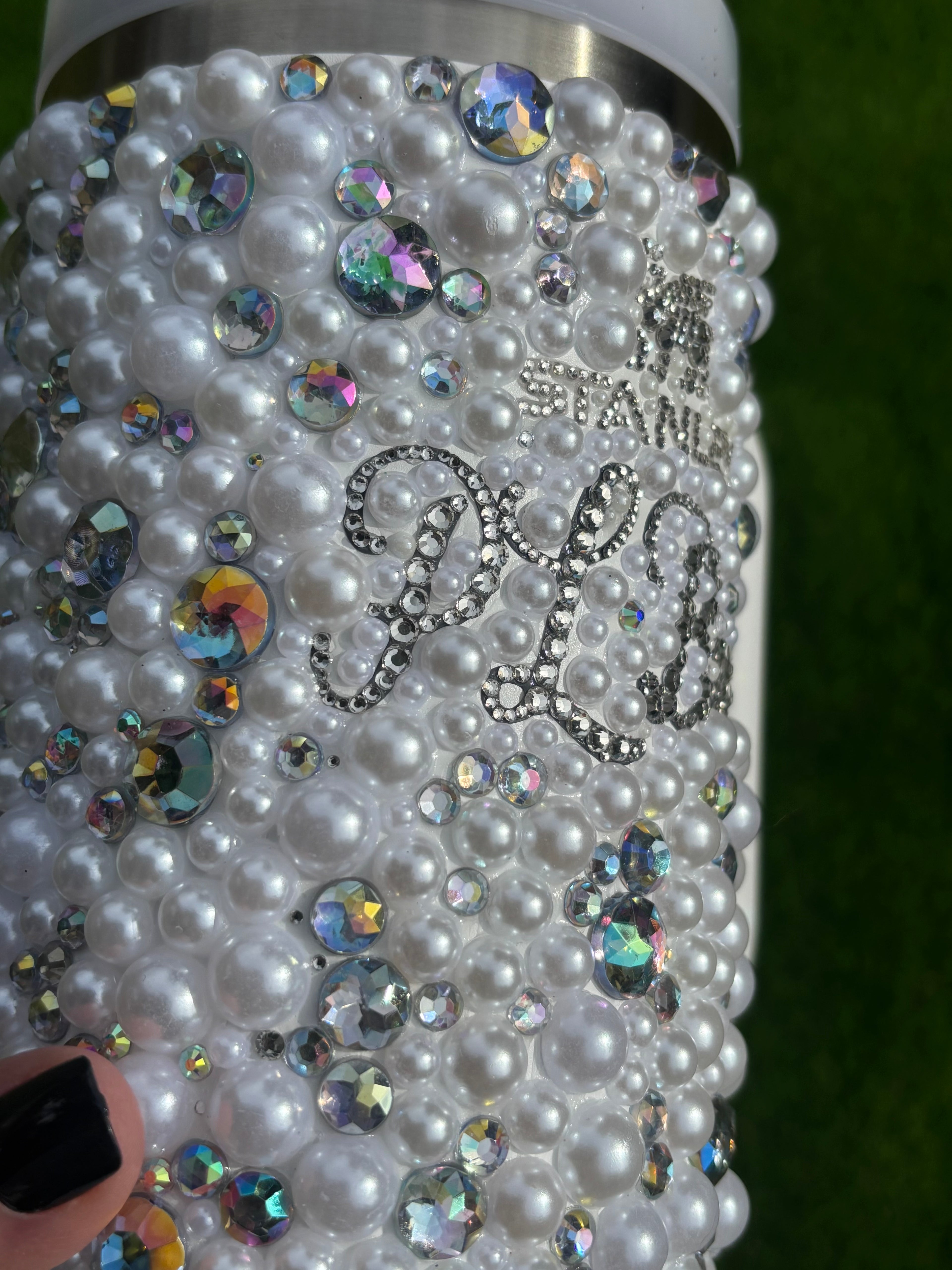 Personalized Stanley with white pearl and crystals. 40oz